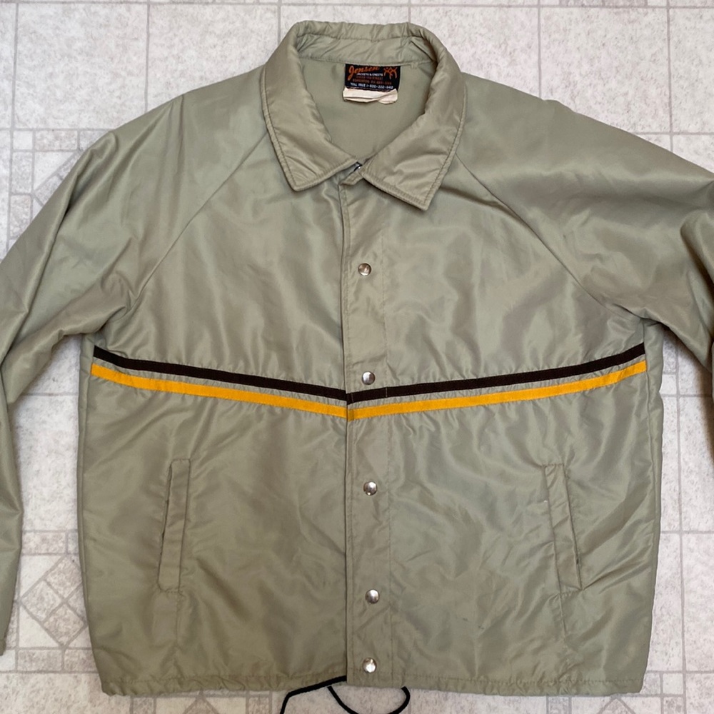 Vintage XL “Jensen” draw string,tan, windbreaker jacket